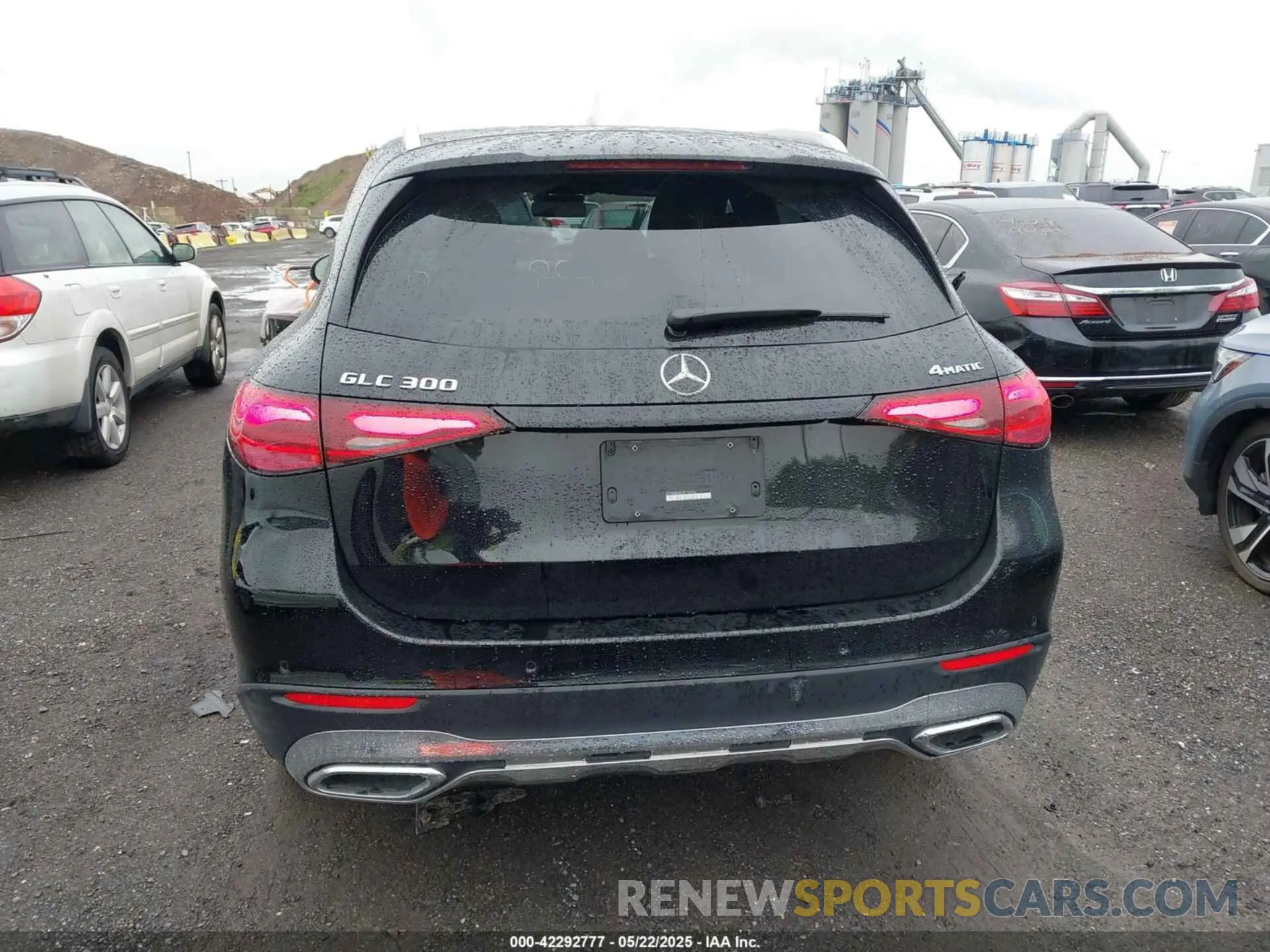 16 Photograph of a damaged car W1NKM4HB1RF134366 MERCEDES-BENZ GLC 300 2024
