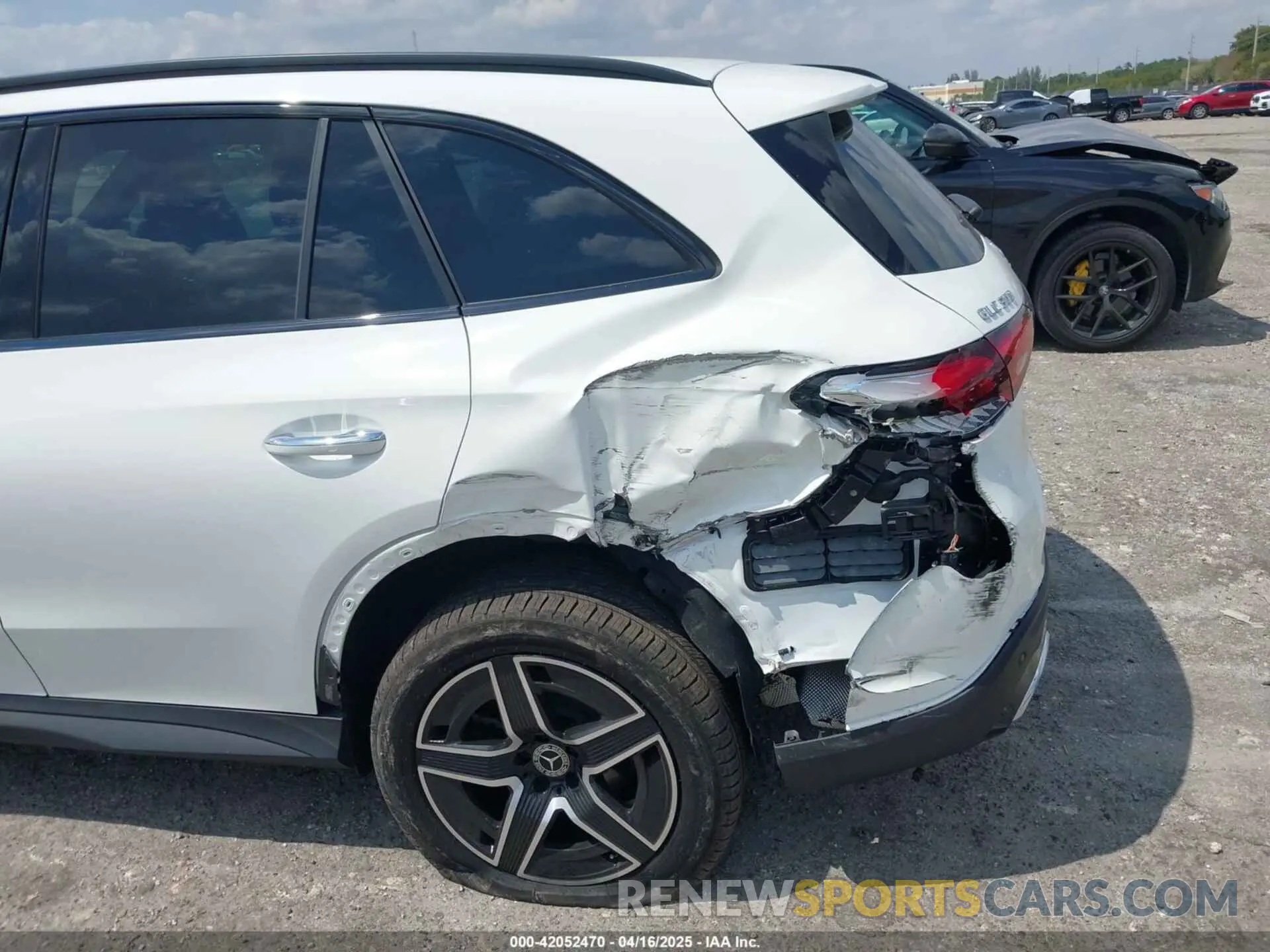 6 Photograph of a damaged car W1NKM4HBXSF257900 MERCEDES-BENZ GLC 300 2025