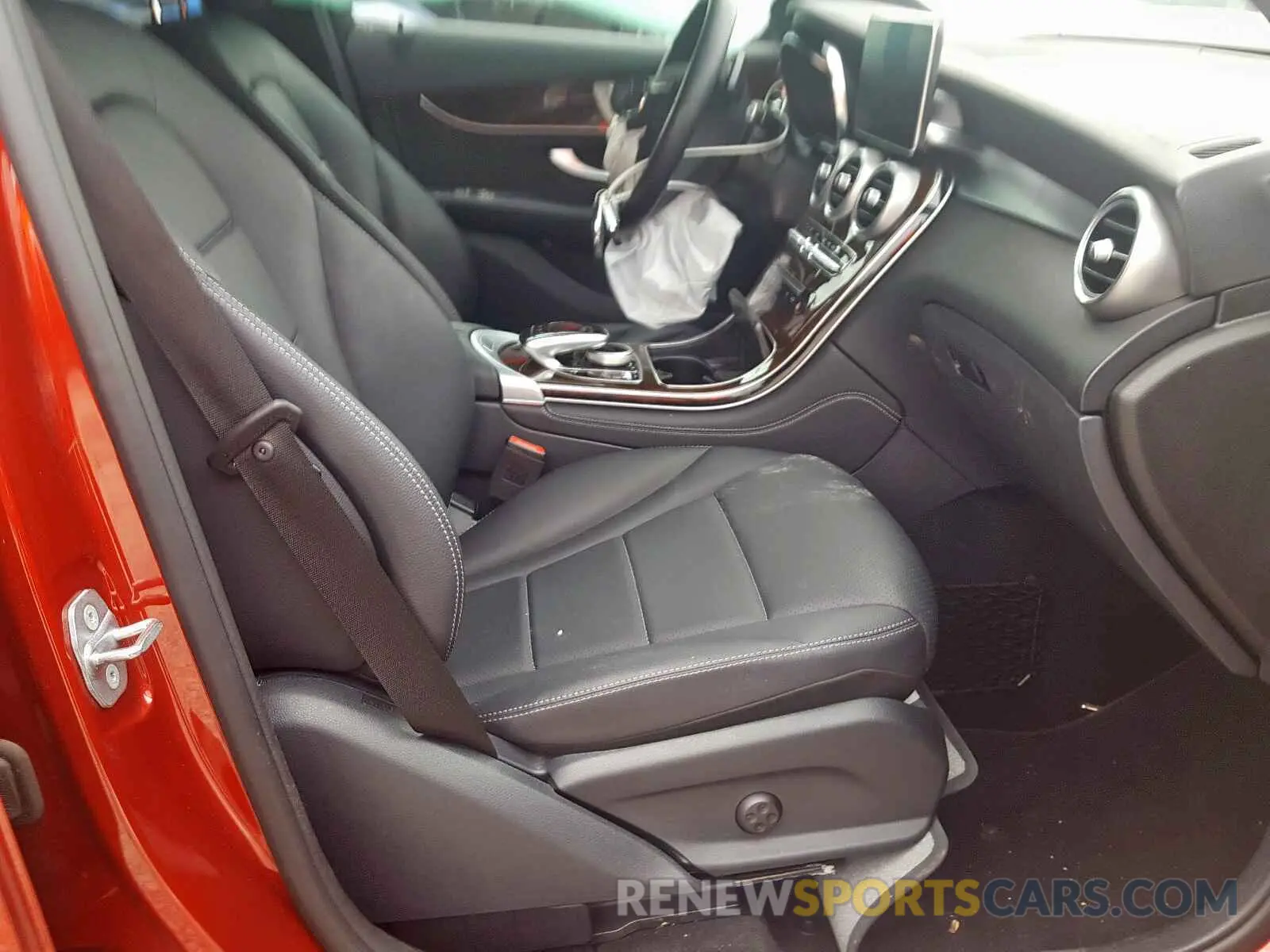 5 Photograph of a damaged car WDC0G4KB5KV120409 MERCEDES-BENZ GLC 300 4M 2019