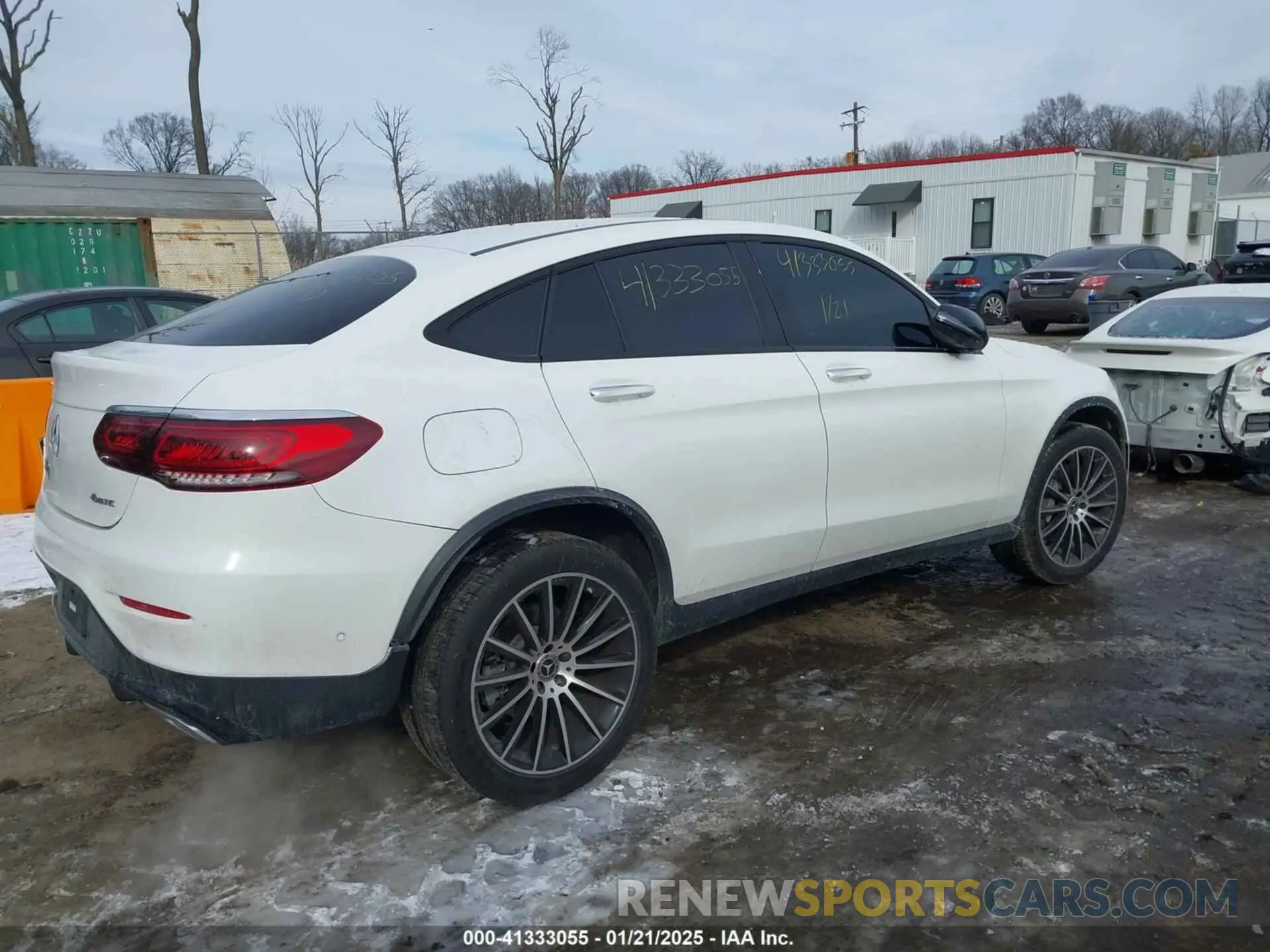 4 Photograph of a damaged car W1N0J8EB1LF858965 MERCEDES-BENZ GLC 300 COUPE 2020