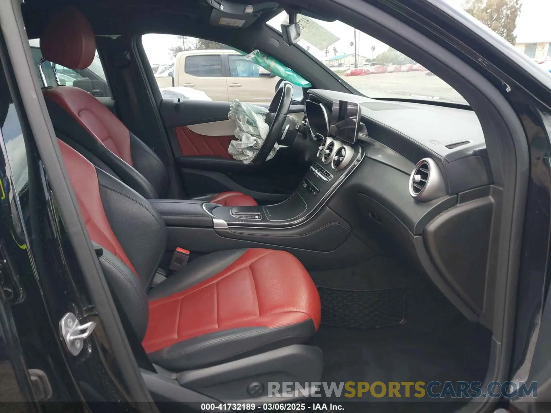 5 Photograph of a damaged car WDC0J8EB6LF752366 MERCEDES-BENZ GLC 300 COUPE 2020