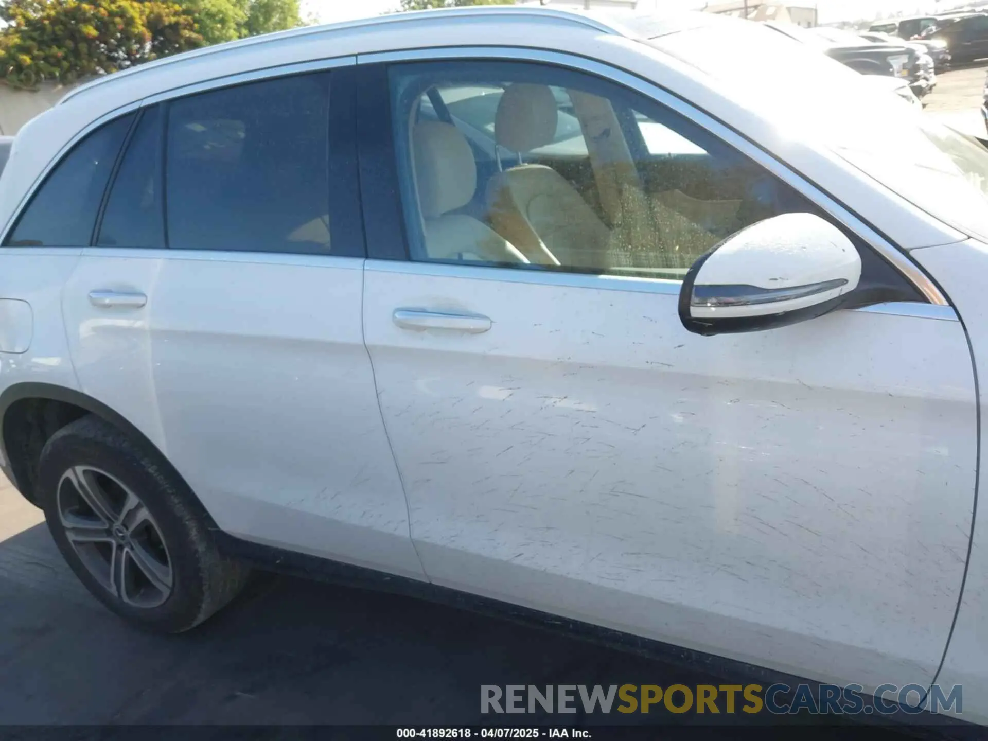 14 Photograph of a damaged car WDC0G5EB0KF585613 MERCEDES-BENZ GLC 350E 2019