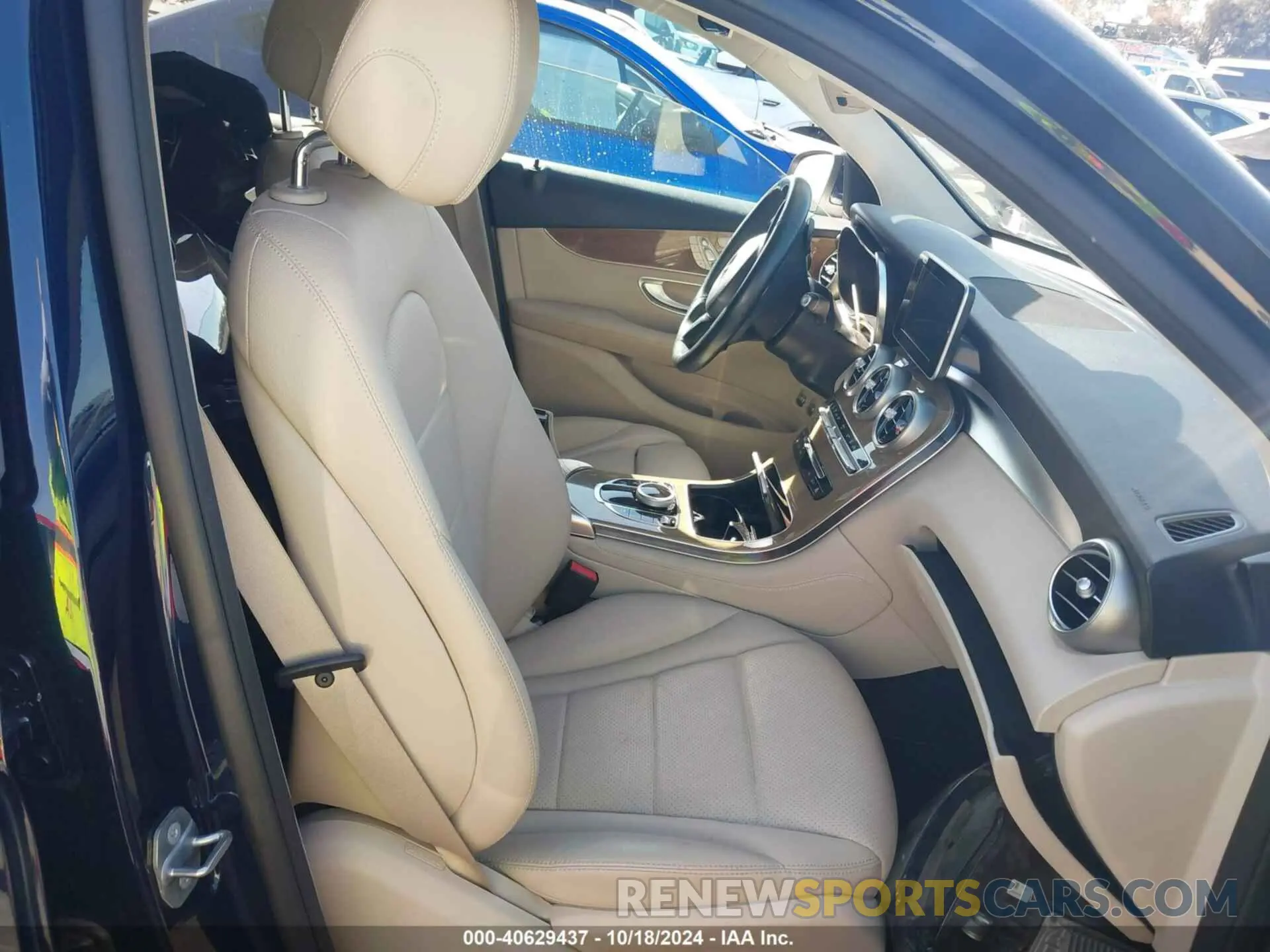 5 Photograph of a damaged car WDC0G5EB0KF593405 MERCEDES-BENZ GLC 350E 2019