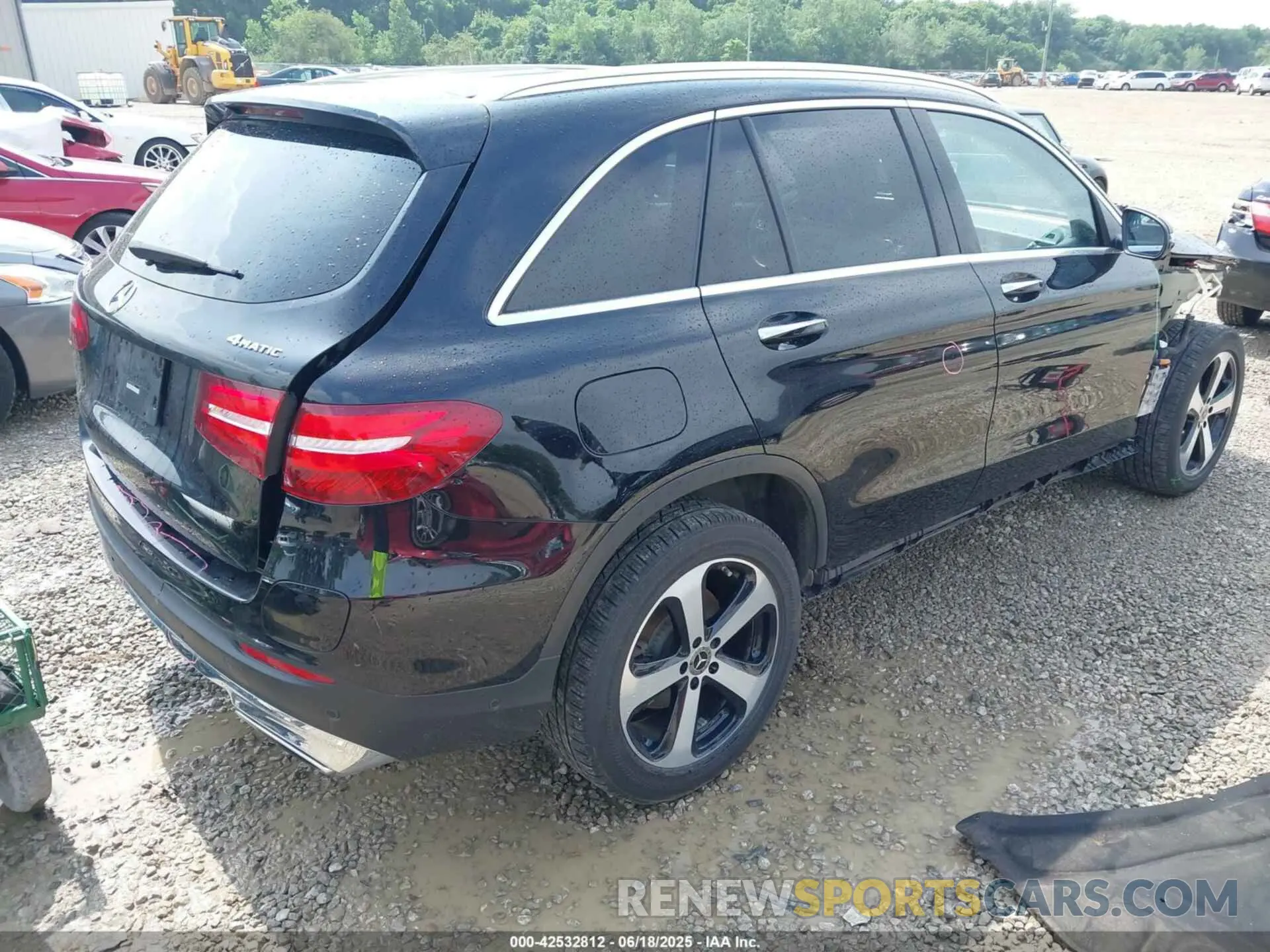 4 Photograph of a damaged car WDC0G5EB3KF578400 MERCEDES-BENZ GLC 350E 2019