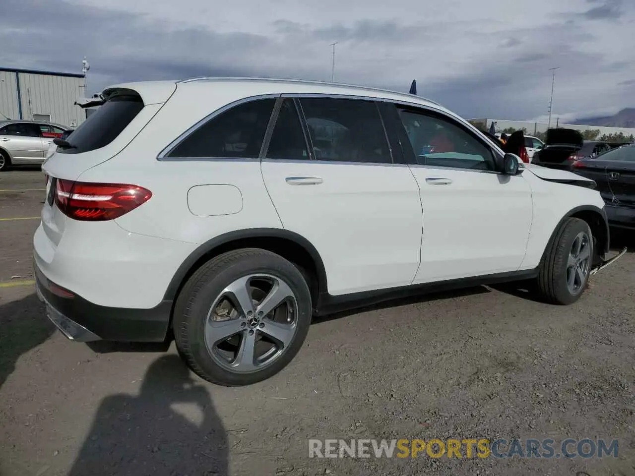 3 Photograph of a damaged car WDC0G4JB1KF588004 MERCEDES-BENZ GLC-CLASS 2019