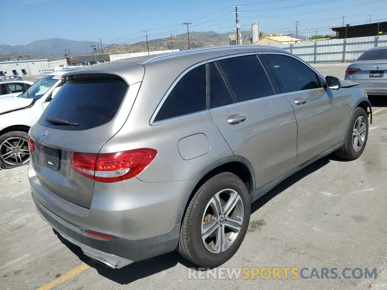 3 Фотография поврежденного автомобиля WDC0G4JB9KF570270 MERCEDES-BENZ GLC-CLASS 2019