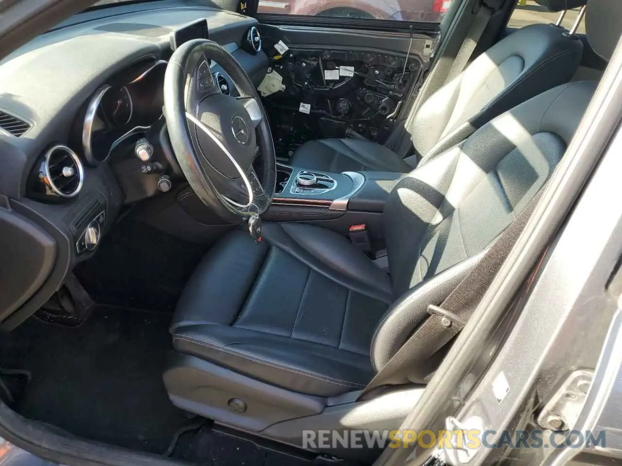 7 Фотография поврежденного автомобиля WDC0G4KB1KV128815 MERCEDES-BENZ GLC-CLASS 2019