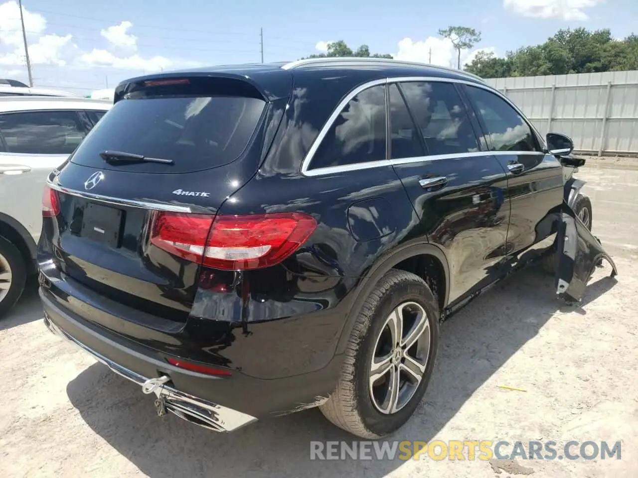 4 Photograph of a damaged car WDC0G4KB8KV195993 MERCEDES-BENZ GLC-CLASS 2019