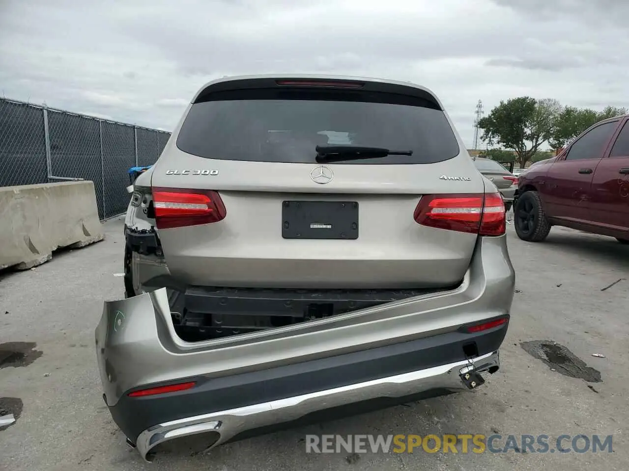 6 Фотография поврежденного автомобиля WDC0G4KBXKF624867 MERCEDES-BENZ GLC-CLASS 2019