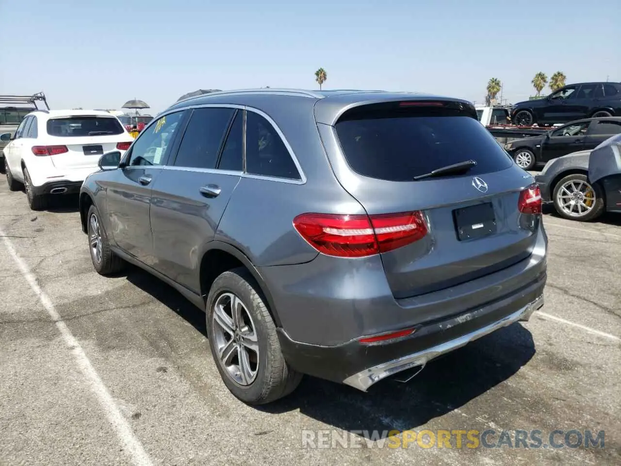 3 Фотография поврежденного автомобиля WDC0G5EB4KF571956 MERCEDES-BENZ GLC-CLASS 2019