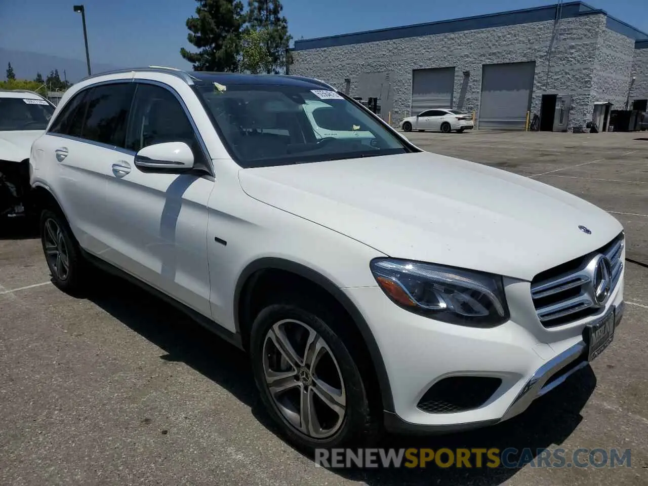 4 Photograph of a damaged car WDC0G5EB7KF574673 MERCEDES-BENZ GLC-CLASS 2019