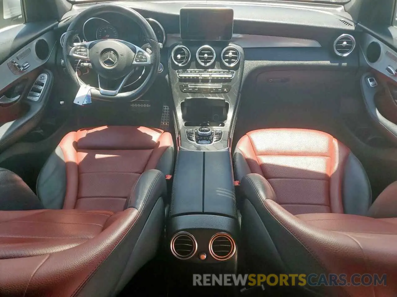 8 Фотография поврежденного автомобиля WDC0J4KB2KF606042 MERCEDES-BENZ GLC-CLASS 2019