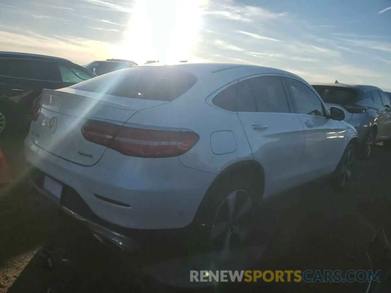 3 Фотография поврежденного автомобиля WDC0J4KB4KF599627 MERCEDES-BENZ GLC-CLASS 2019