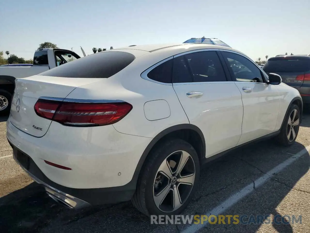 3 Фотография поврежденного автомобиля WDC0J4KB7KF627632 MERCEDES-BENZ GLC-CLASS 2019