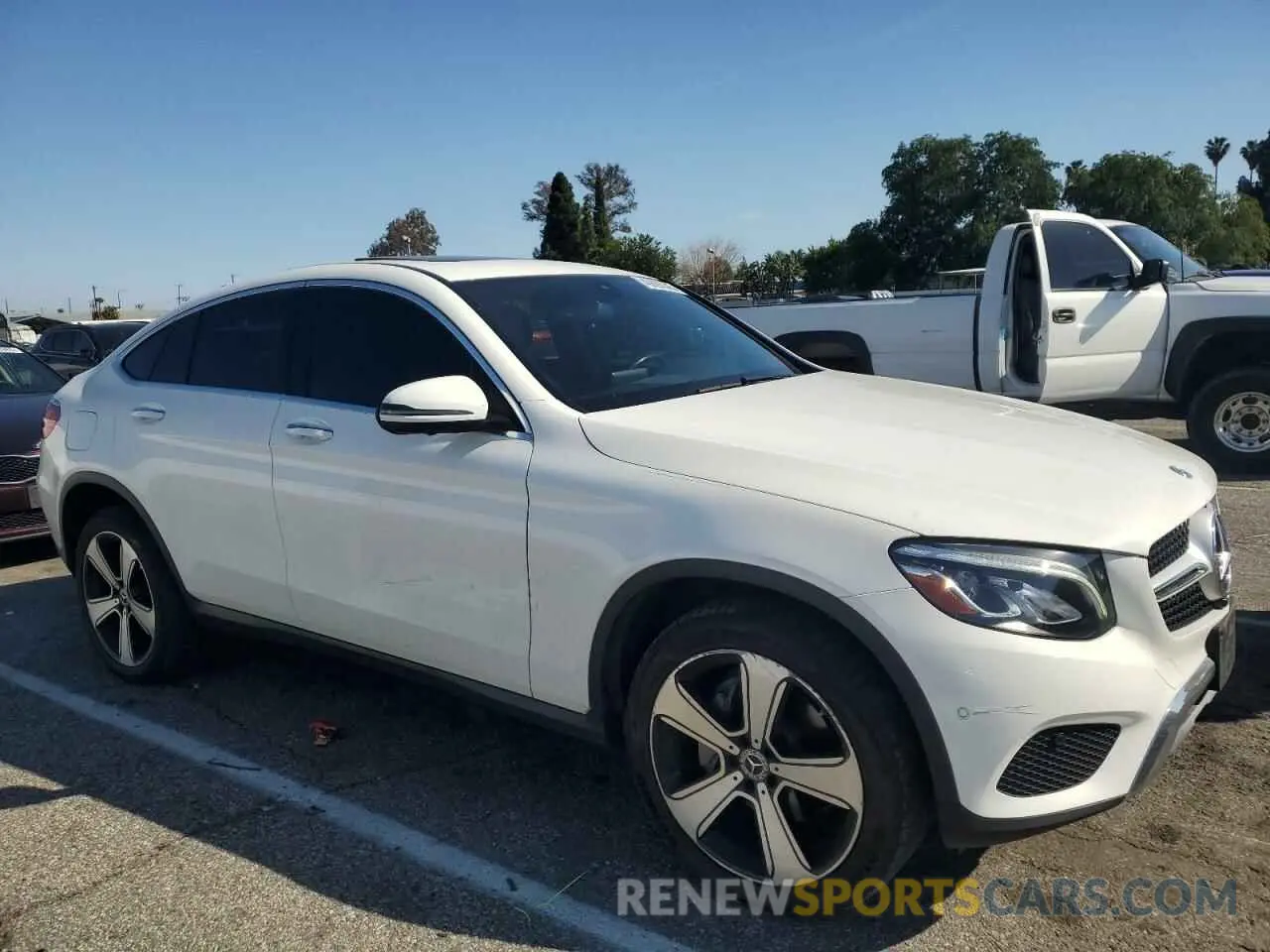 4 Фотография поврежденного автомобиля WDC0J4KB7KF627632 MERCEDES-BENZ GLC-CLASS 2019