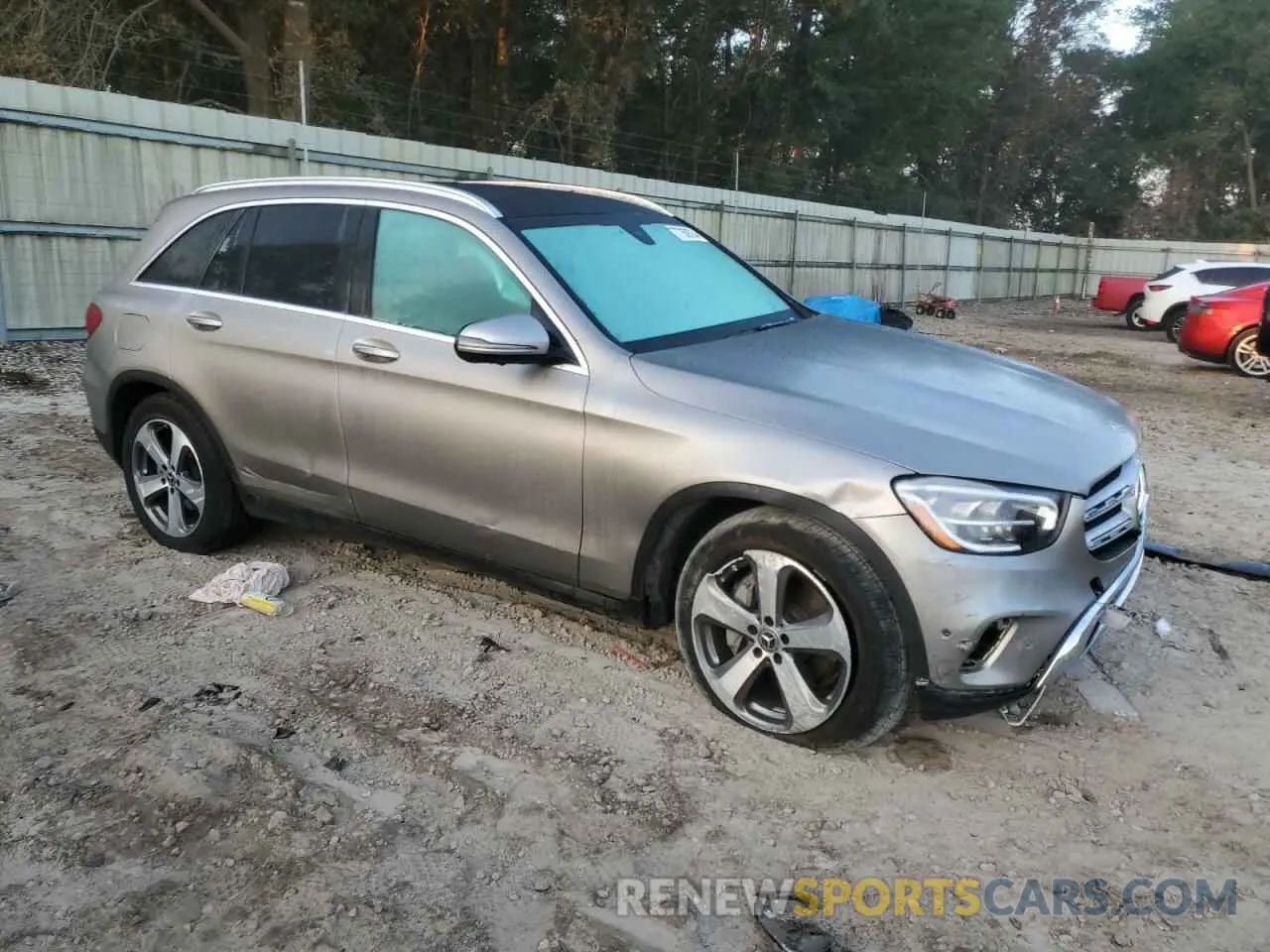 4 Фотография поврежденного автомобиля W1N0G8DB3LF831752 MERCEDES-BENZ GLC-CLASS 2020