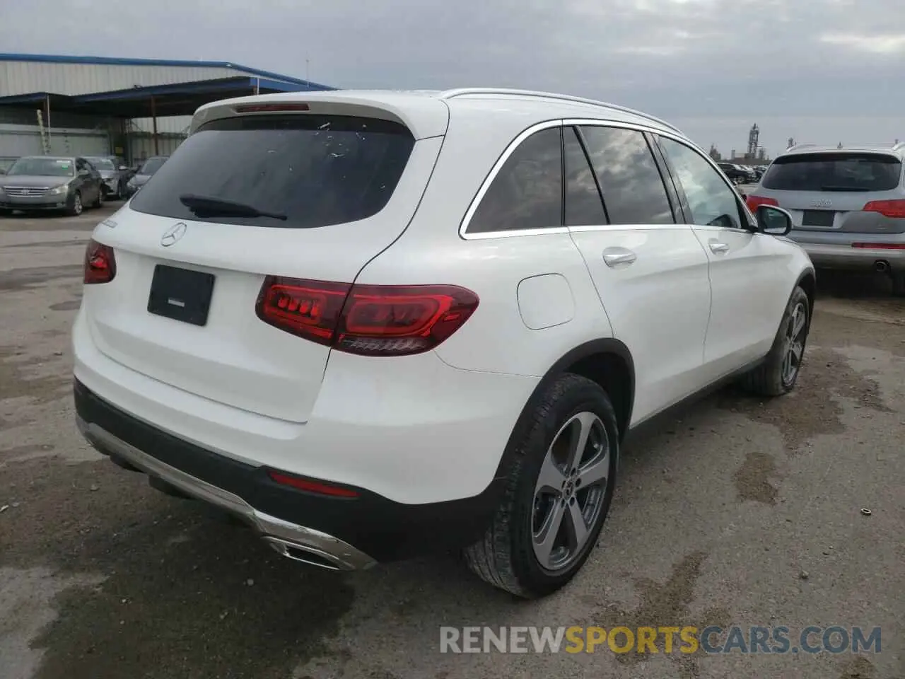 4 Photograph of a damaged car W1N0G8DB3LV257904 MERCEDES-BENZ GLC-CLASS 2020