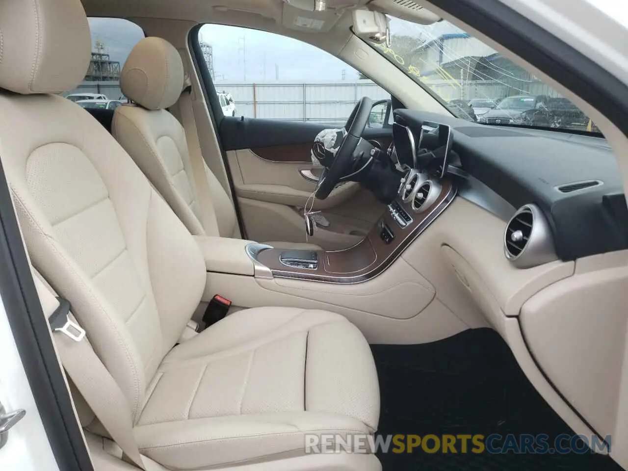 5 Photograph of a damaged car W1N0G8DB3LV257904 MERCEDES-BENZ GLC-CLASS 2020