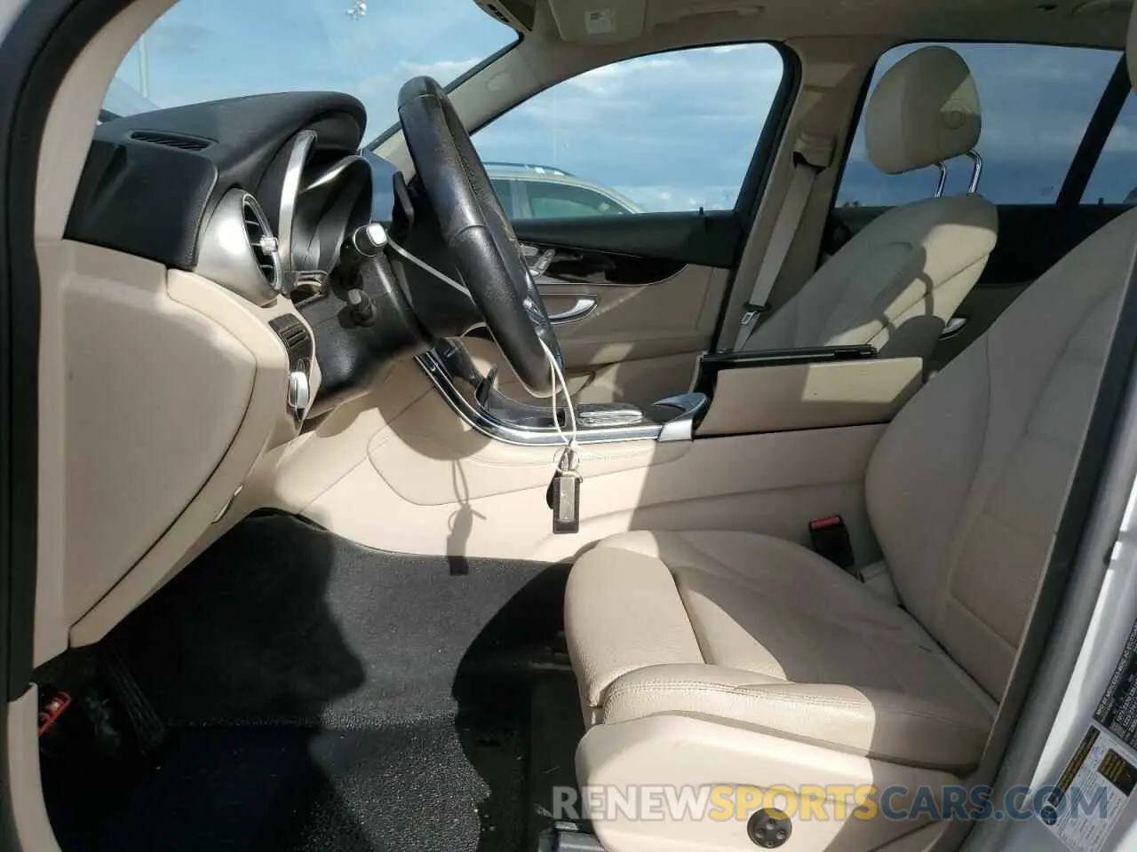 7 Photograph of a damaged car W1N0G8DB7LF803520 MERCEDES-BENZ GLC-CLASS 2020