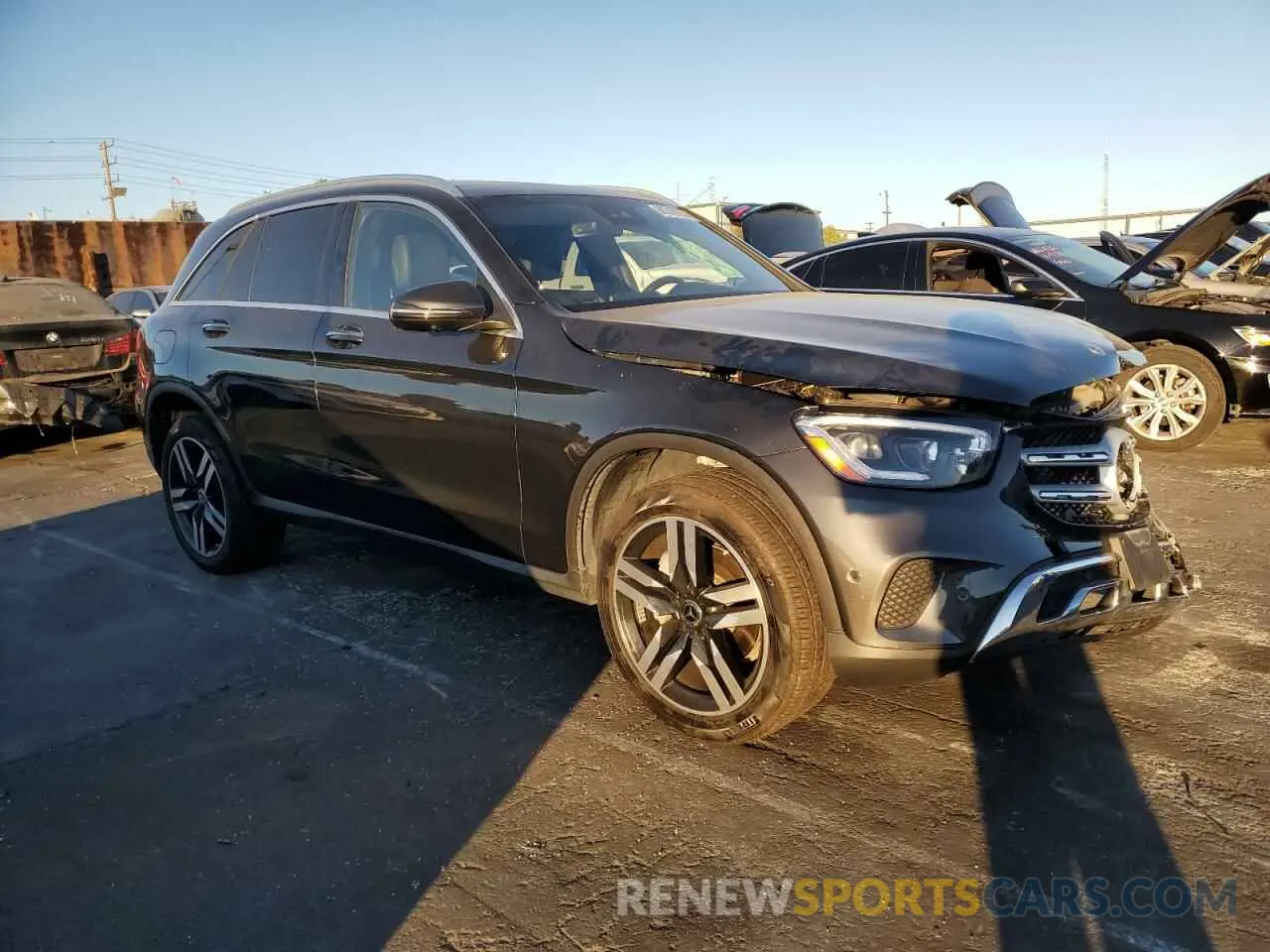 4 Photograph of a damaged car W1N0G8DB7LF812847 MERCEDES-BENZ GLC-CLASS 2020