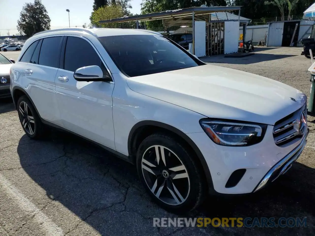 4 Photograph of a damaged car W1N0G8DBXLF802572 MERCEDES-BENZ GLC-CLASS 2020