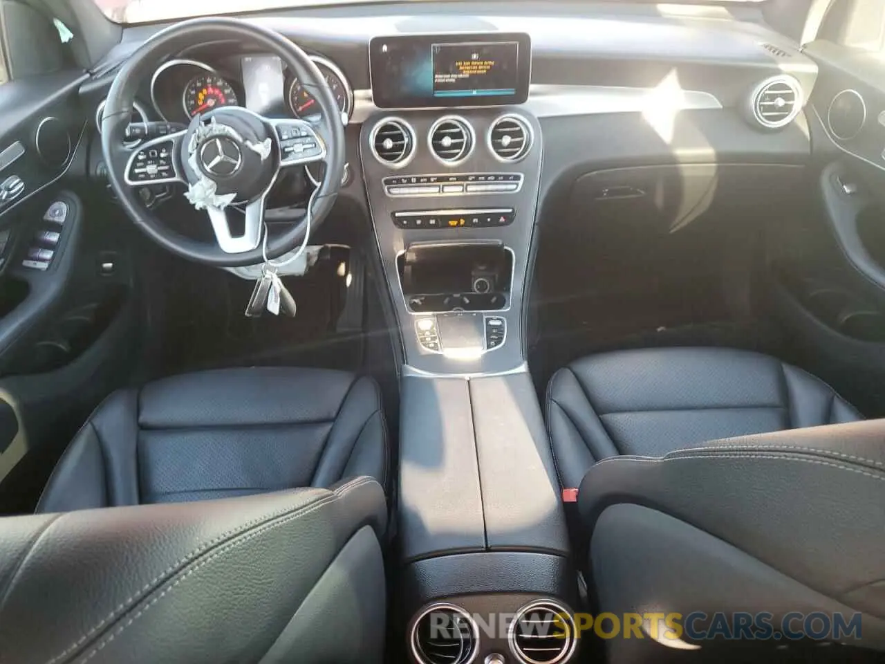 8 Photograph of a damaged car W1N0G8EB0LF826328 MERCEDES-BENZ GLC-CLASS 2020