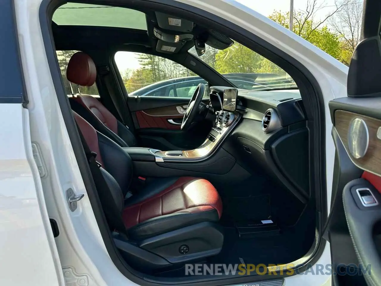 5 Photograph of a damaged car W1N0G8EB1LF810137 MERCEDES-BENZ GLC-CLASS 2020