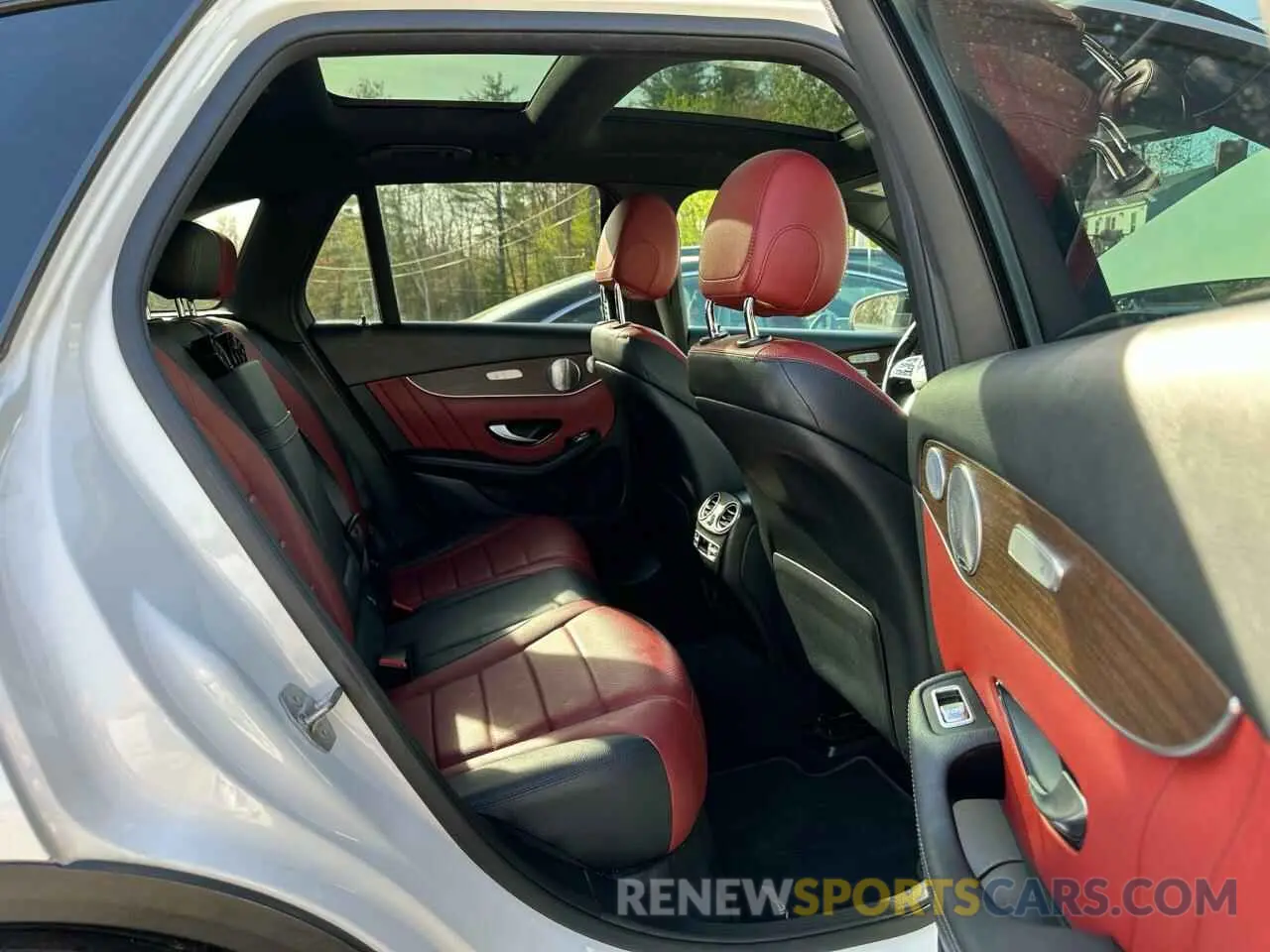 6 Photograph of a damaged car W1N0G8EB1LF810137 MERCEDES-BENZ GLC-CLASS 2020