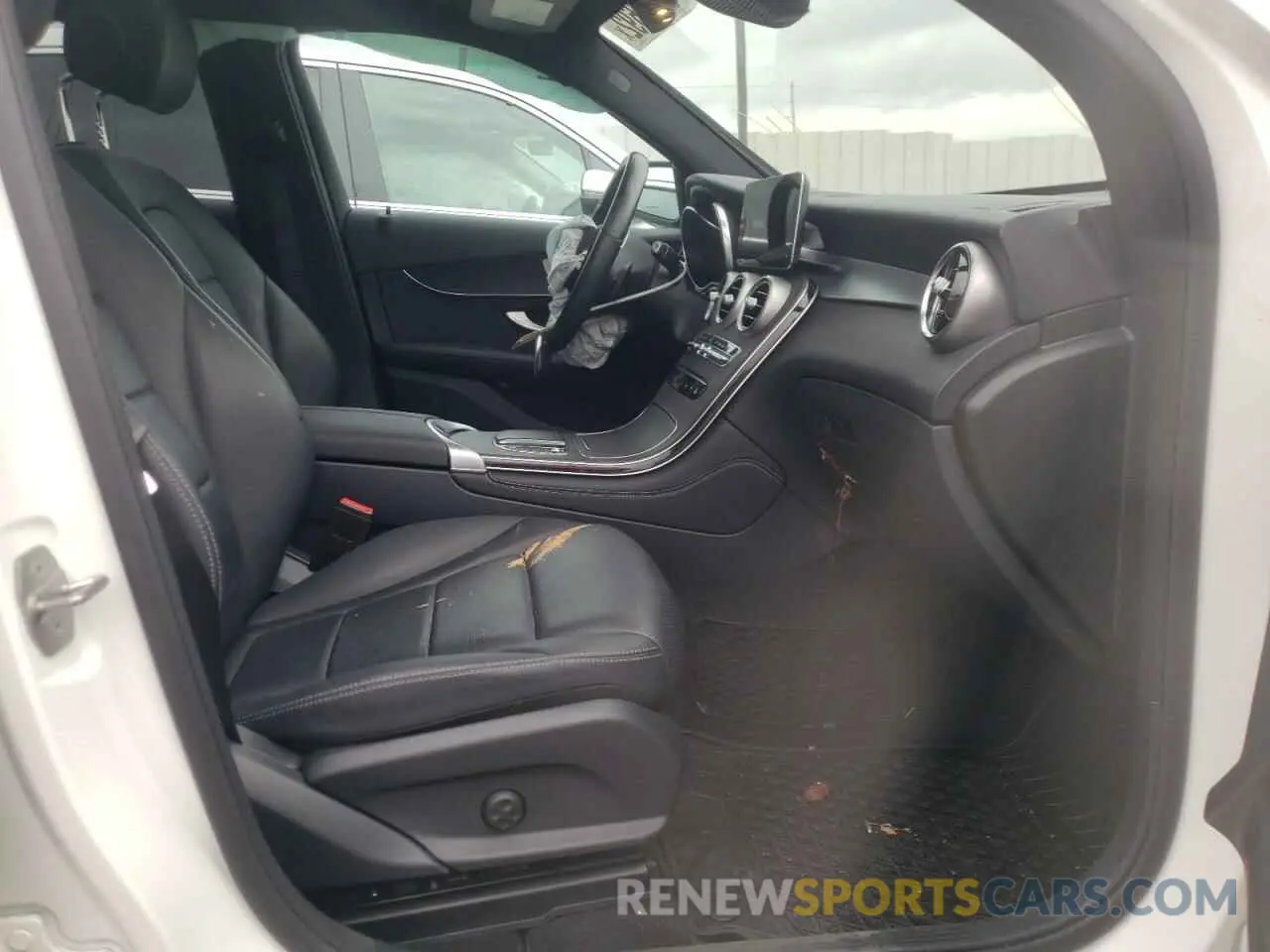 5 Photograph of a damaged car W1N0G8EB6LF836460 MERCEDES-BENZ GLC-CLASS 2020