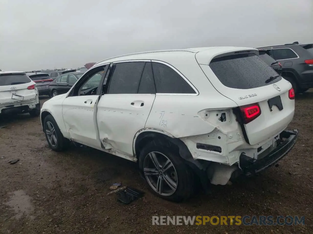 2 Photograph of a damaged car W1N0G8EBXLF845226 MERCEDES-BENZ GLC-CLASS 2020