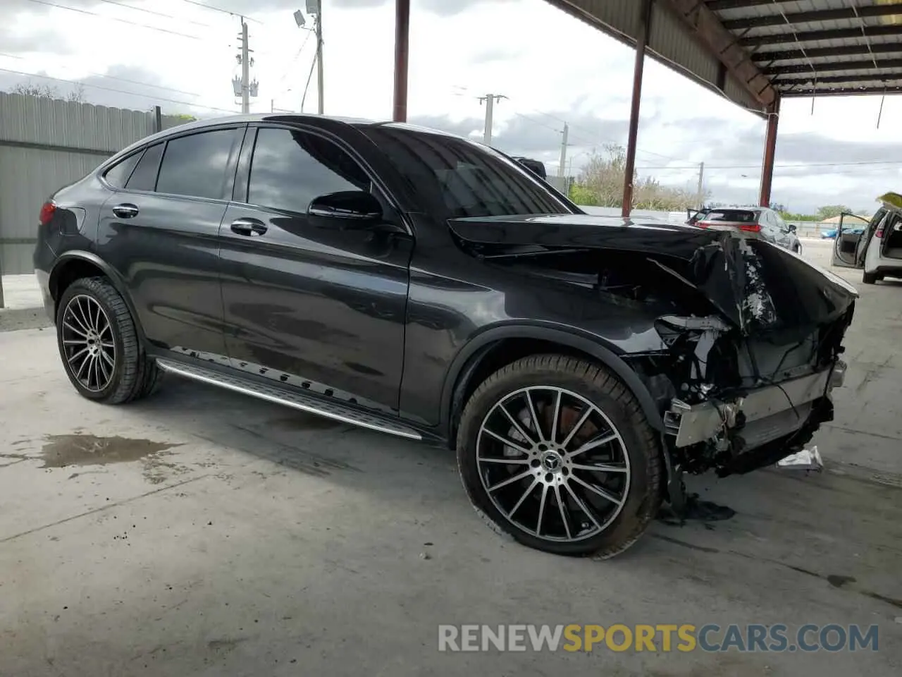 4 Photograph of a damaged car W1N0J8EB0LF862182 MERCEDES-BENZ GLC-CLASS 2020