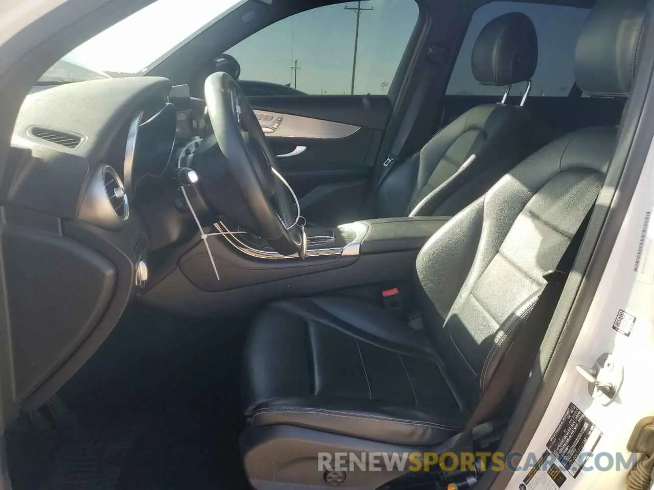 7 Photograph of a damaged car WDC0G8DB1LF737242 MERCEDES-BENZ GLC-CLASS 2020