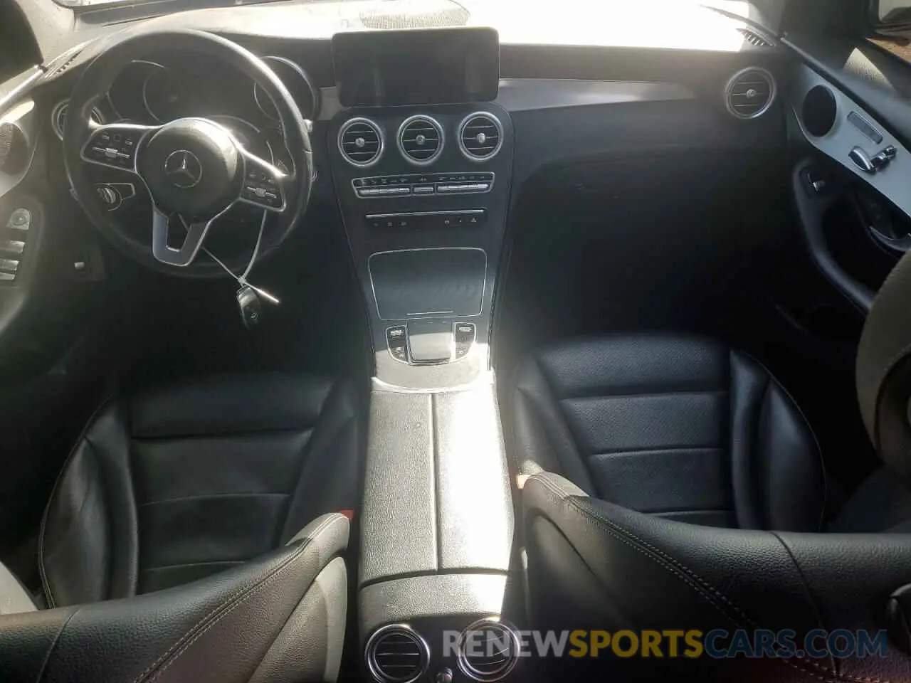8 Photograph of a damaged car WDC0G8DB1LF737242 MERCEDES-BENZ GLC-CLASS 2020