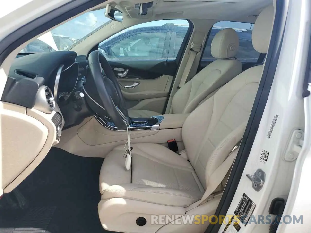 7 Photograph of a damaged car WDC0G8DB2LF686883 MERCEDES-BENZ GLC-CLASS 2020