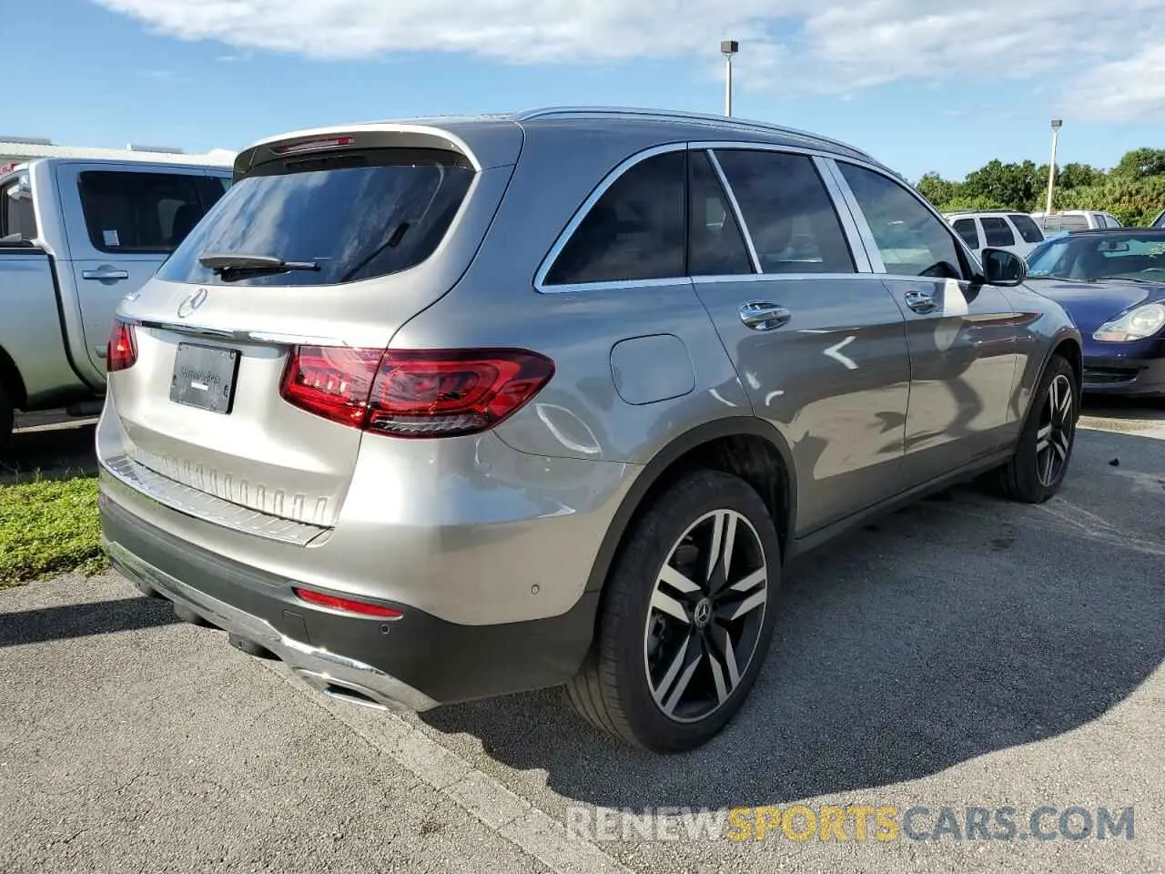 3 Фотография поврежденного автомобиля WDC0G8DB2LF698502 MERCEDES-BENZ GLC-CLASS 2020
