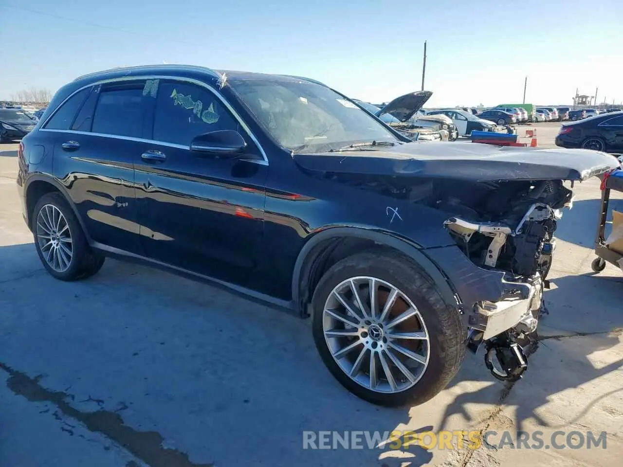 4 Photograph of a damaged car WDC0G8DB8LF738436 MERCEDES-BENZ GLC-CLASS 2020