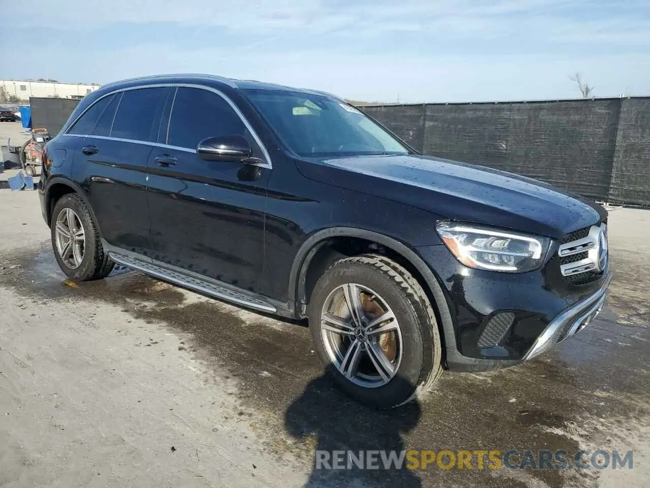 4 Photograph of a damaged car WDC0G8DB9LF698092 MERCEDES-BENZ GLC-CLASS 2020