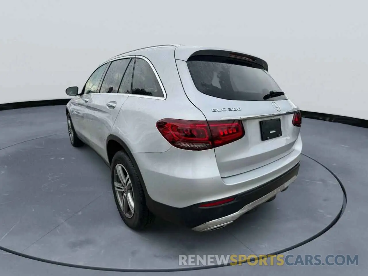 3 Фотография поврежденного автомобиля WDC0G8DBXLF748028 MERCEDES-BENZ GLC-CLASS 2020