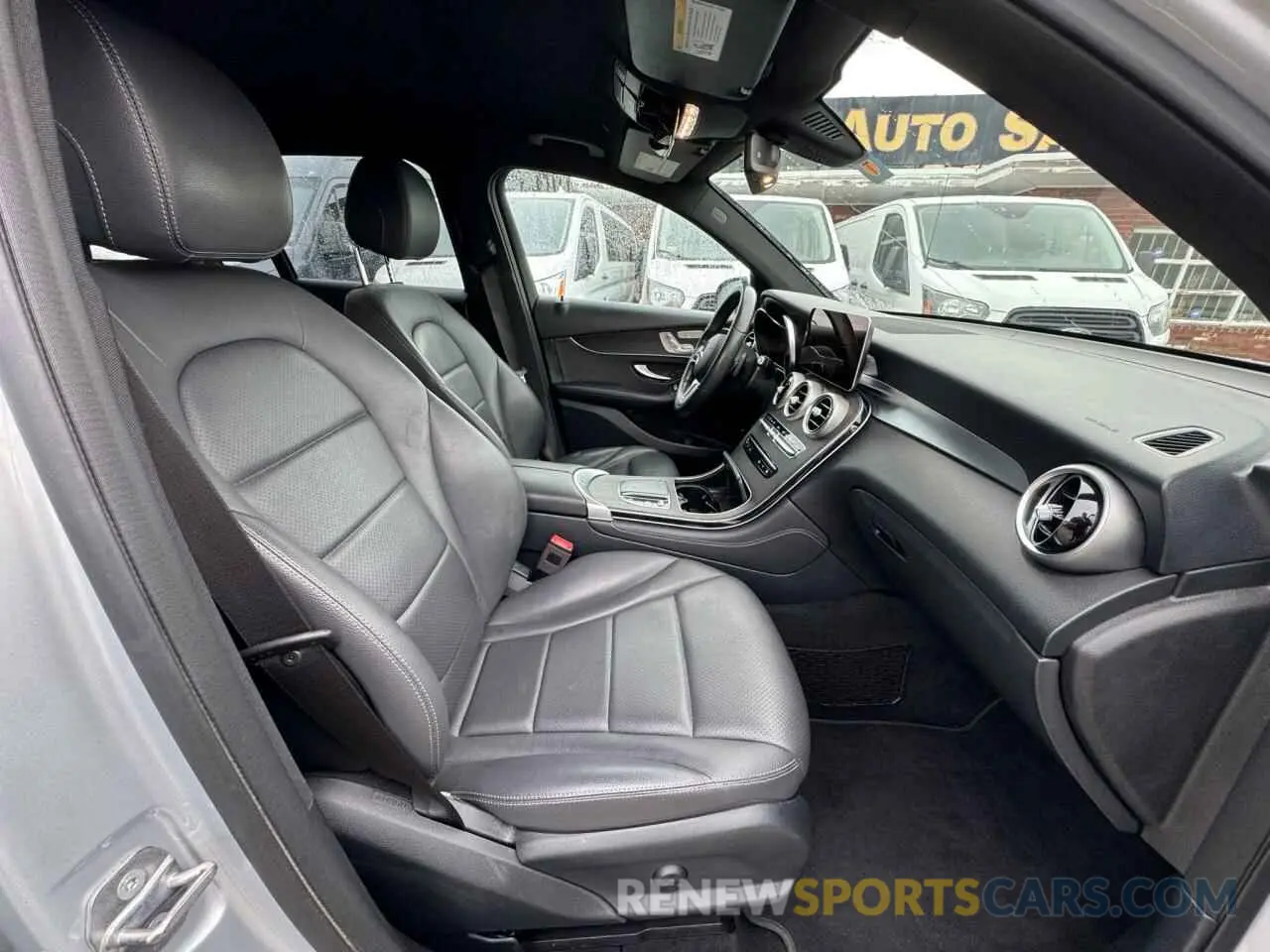 5 Фотография поврежденного автомобиля WDC0G8DBXLF748028 MERCEDES-BENZ GLC-CLASS 2020