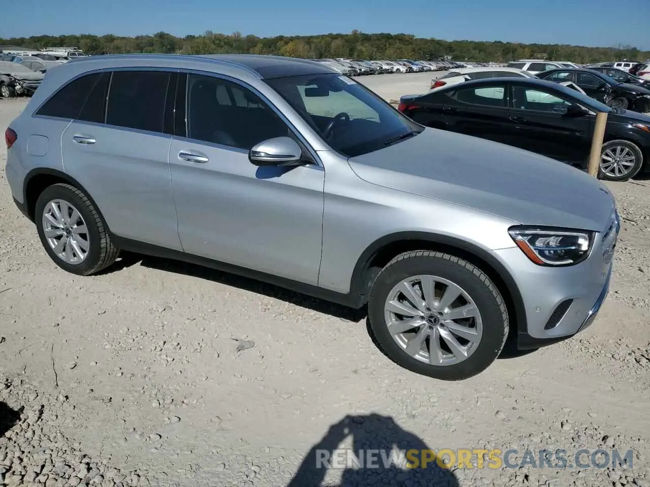 4 Photograph of a damaged car WDC0G8EB0LF708054 MERCEDES-BENZ GLC-CLASS 2020