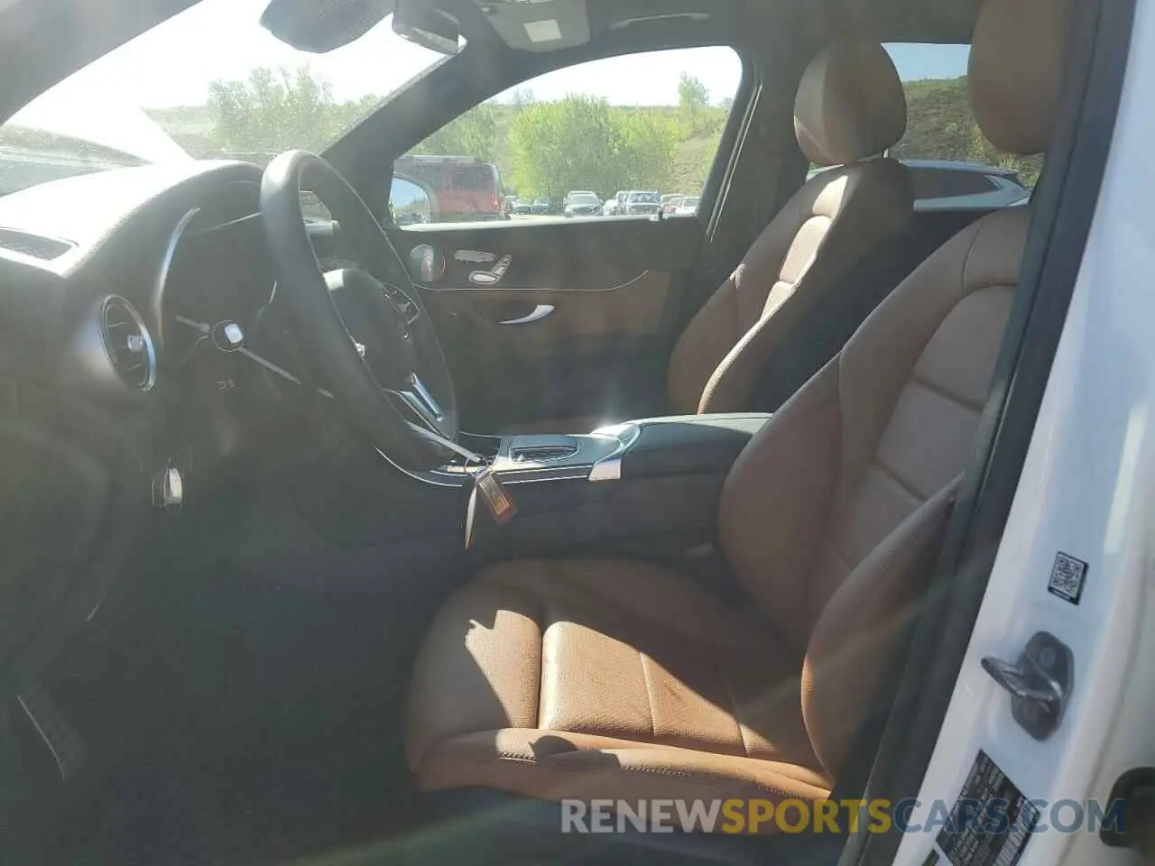 7 Фотография поврежденного автомобиля WDC0G8EB4LF700801 MERCEDES-BENZ GLC-CLASS 2020