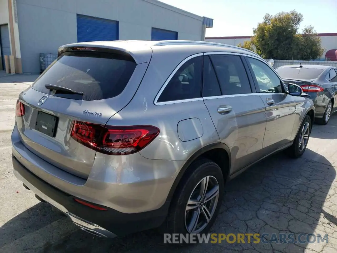 4 Photograph of a damaged car WDC0G8EB9LF683123 MERCEDES-BENZ GLC-CLASS 2020