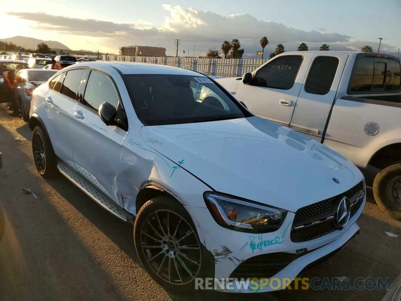 1 Фотография поврежденного автомобиля WDC0J8EB3LF691235 MERCEDES-BENZ GLC-CLASS 2020