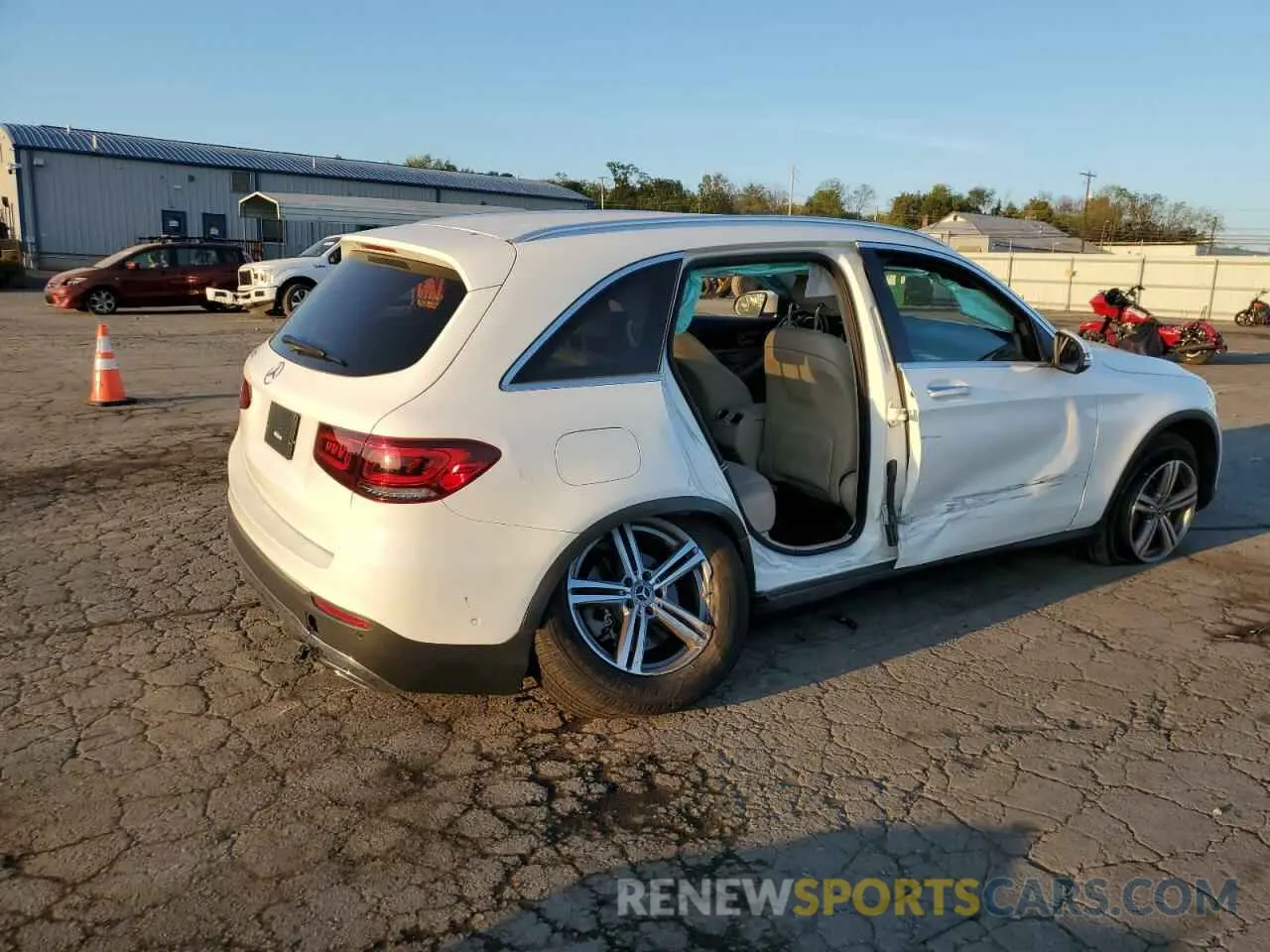 3 Фотография поврежденного автомобиля W1N0G8DB0MV268263 MERCEDES-BENZ GLC-CLASS 2021