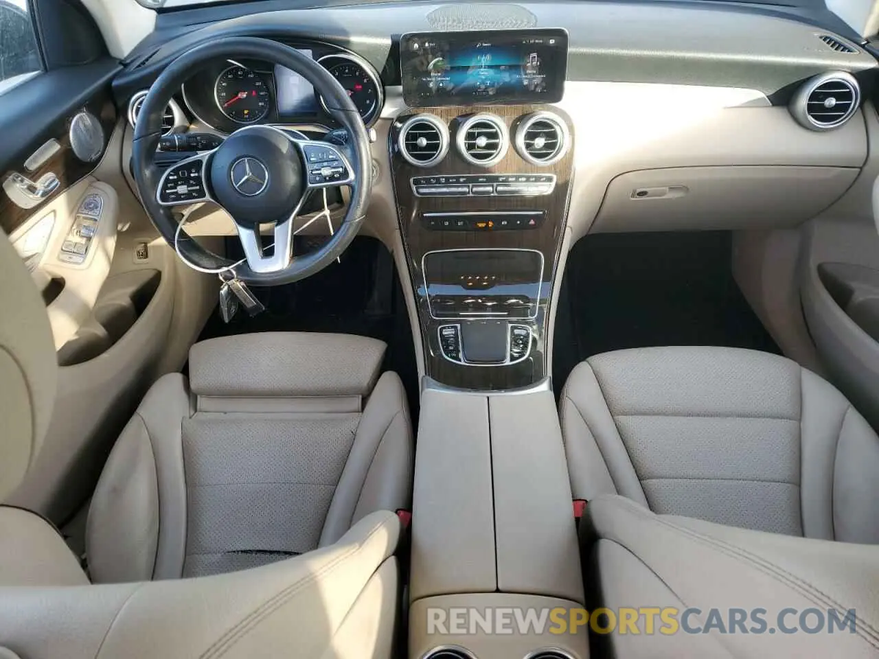 8 Photograph of a damaged car W1N0G8DB2MF869765 MERCEDES-BENZ GLC-CLASS 2021