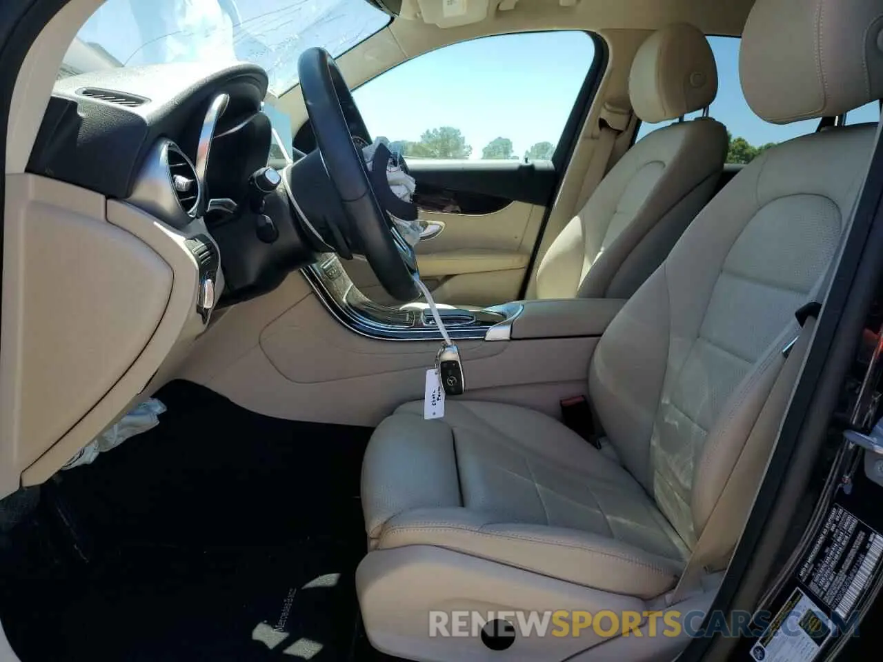 7 Фотография поврежденного автомобиля W1N0G8DB2MF871368 MERCEDES-BENZ GLC-CLASS 2021