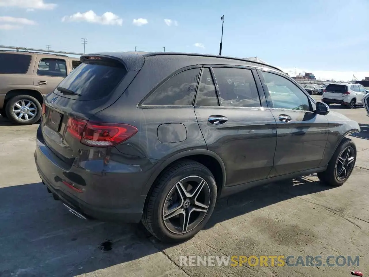 3 Фотография поврежденного автомобиля W1N0G8DB2MF886114 MERCEDES-BENZ GLC-CLASS 2021
