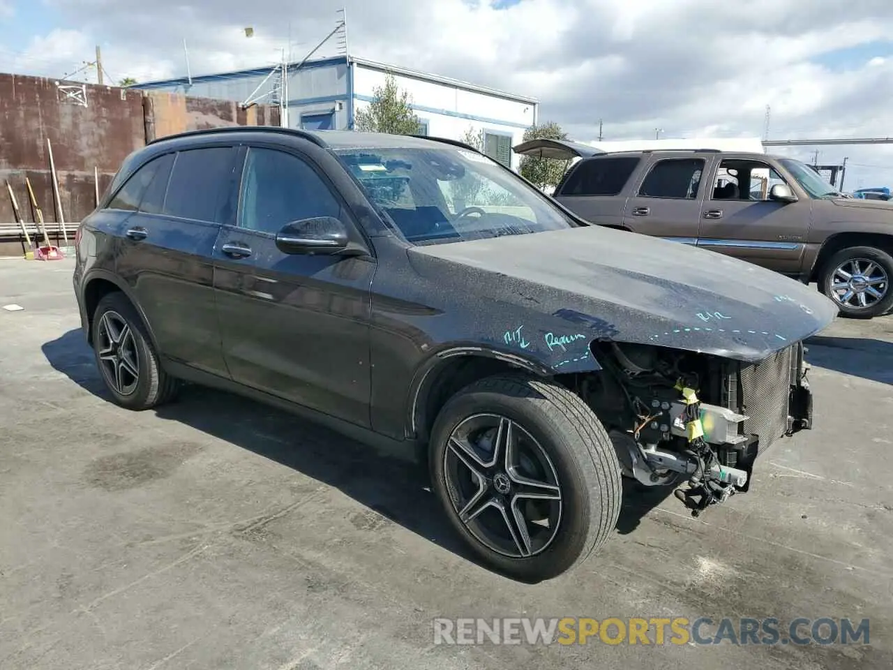 4 Фотография поврежденного автомобиля W1N0G8DB2MF886114 MERCEDES-BENZ GLC-CLASS 2021
