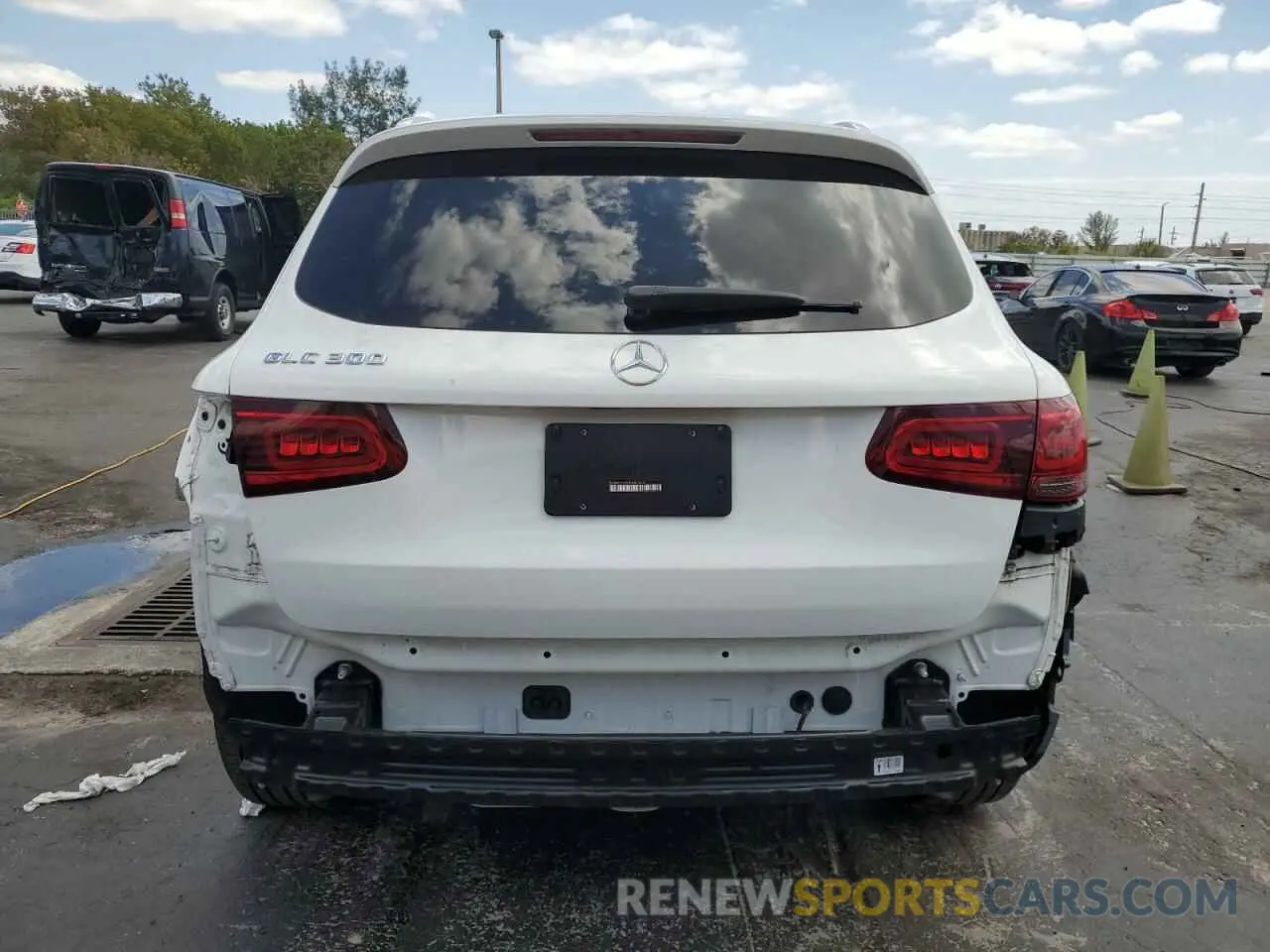 6 Photograph of a damaged car W1N0G8DB7MF869020 MERCEDES-BENZ GLC-CLASS 2021