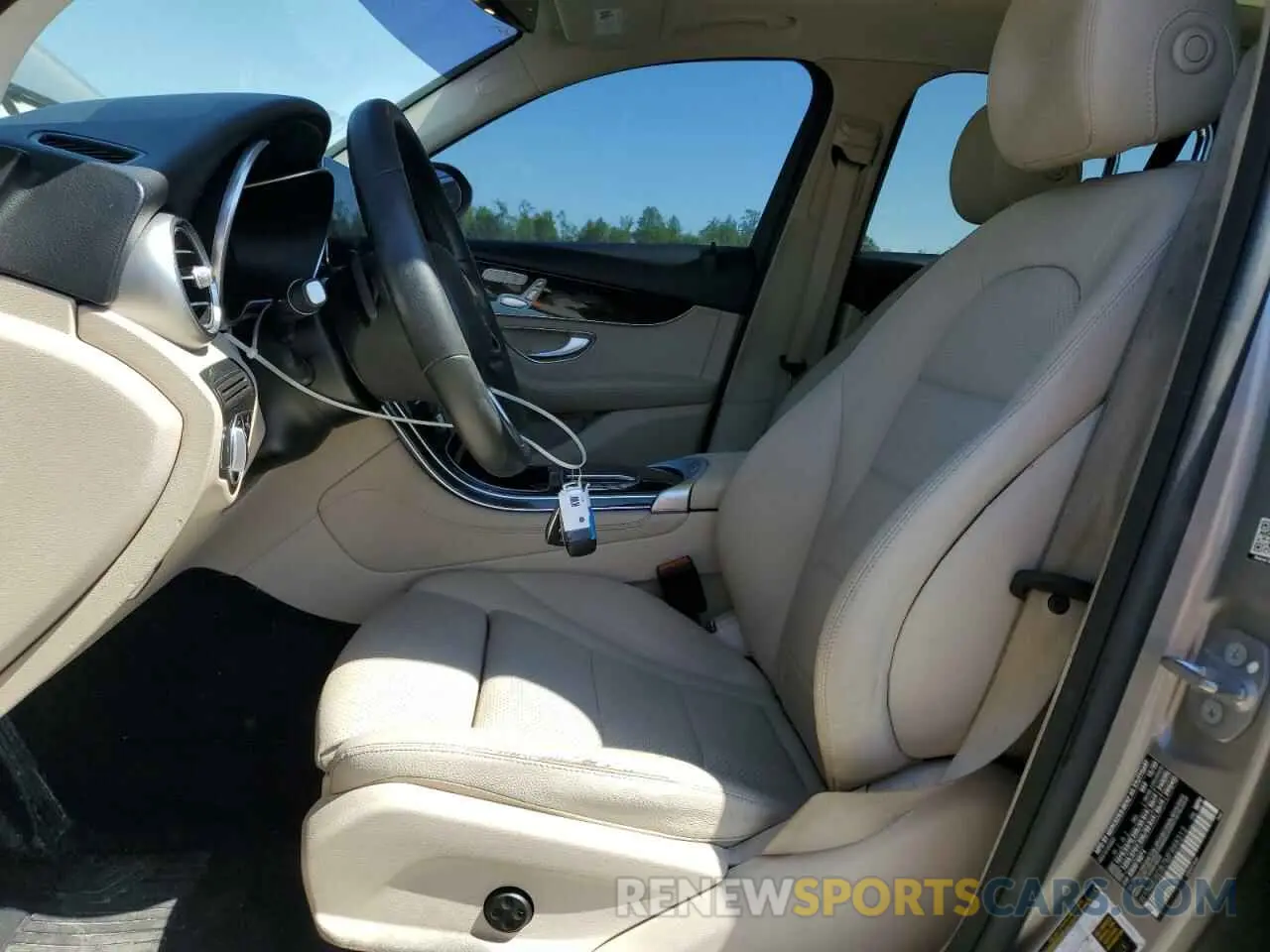 7 Фотография поврежденного автомобиля W1N0G8DB7MF888313 MERCEDES-BENZ GLC-CLASS 2021